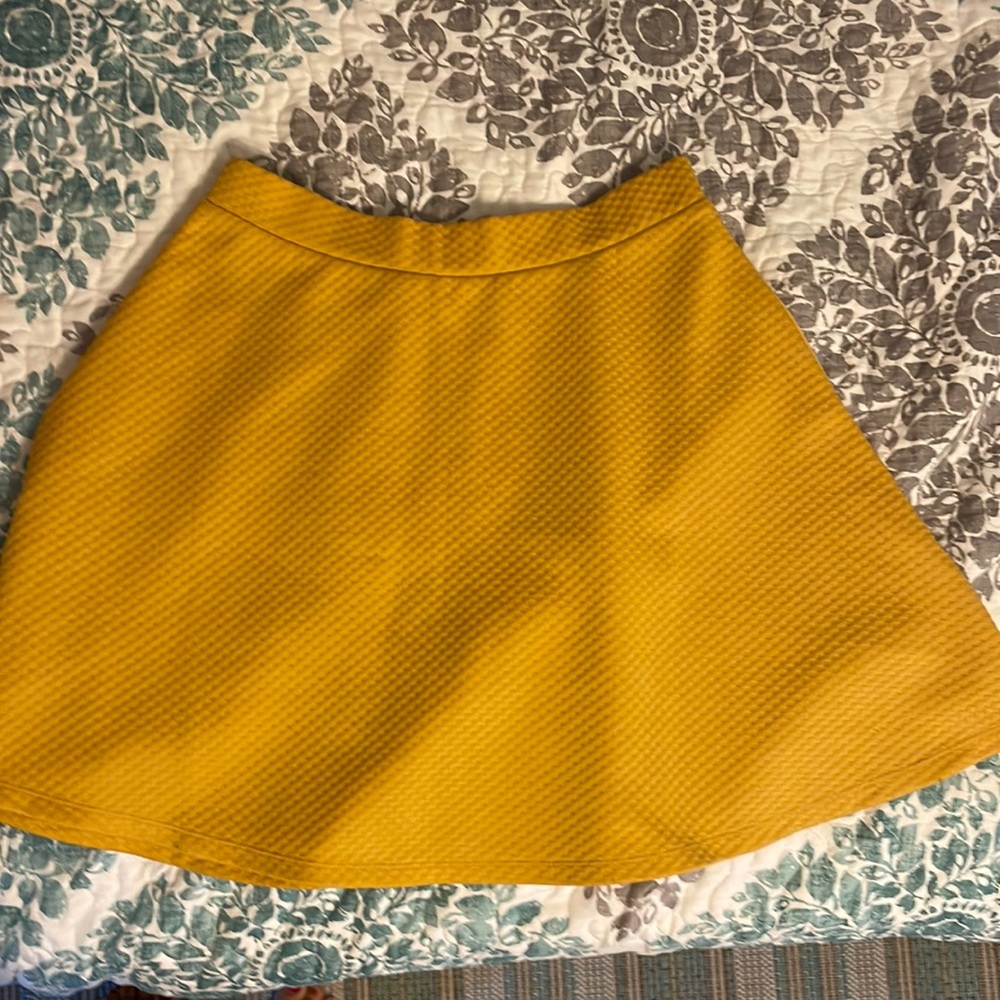 H&M yellow skirt size Small